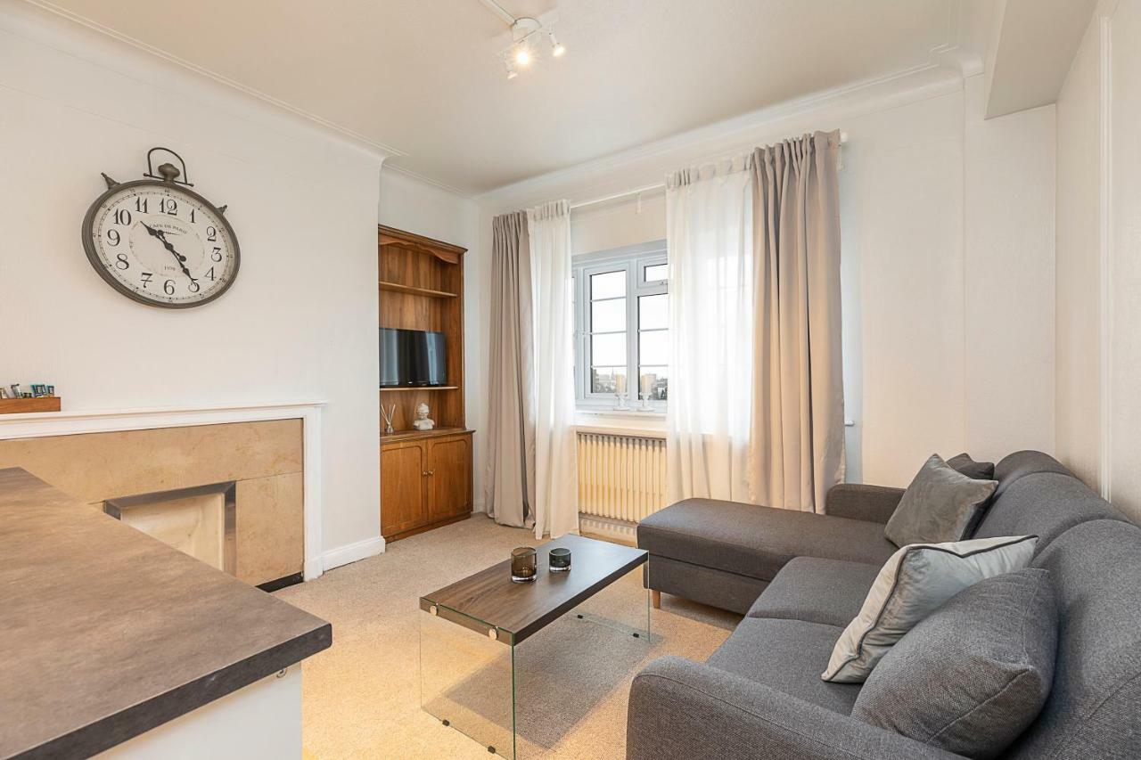 Grand Swiss Cottage Apartment ลอนดอน ภายนอก รูปภาพ