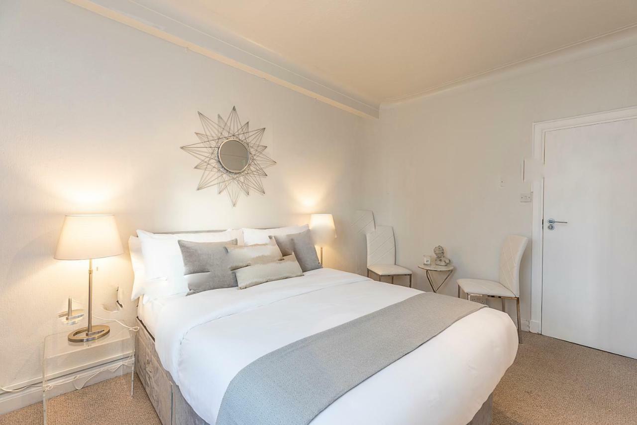 Grand Swiss Cottage Apartment ลอนดอน ภายนอก รูปภาพ